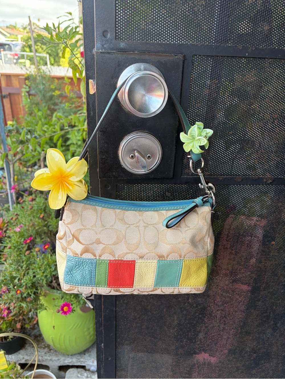 Gorgeous Y2k COACH Purse Baggette
Mini Bag *Legacy* Stripe
Signature